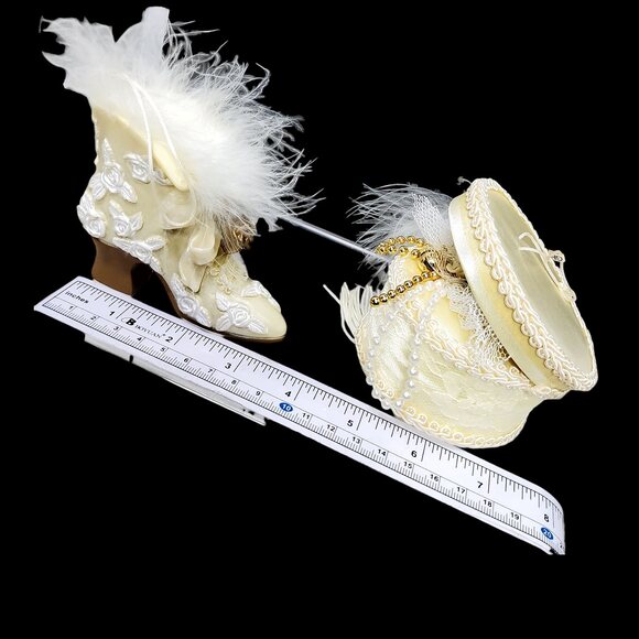 Avon Victorian Boot and Hat Box Set 1999 Christmas Ornament Resin Cream White - Picture 4 of 10